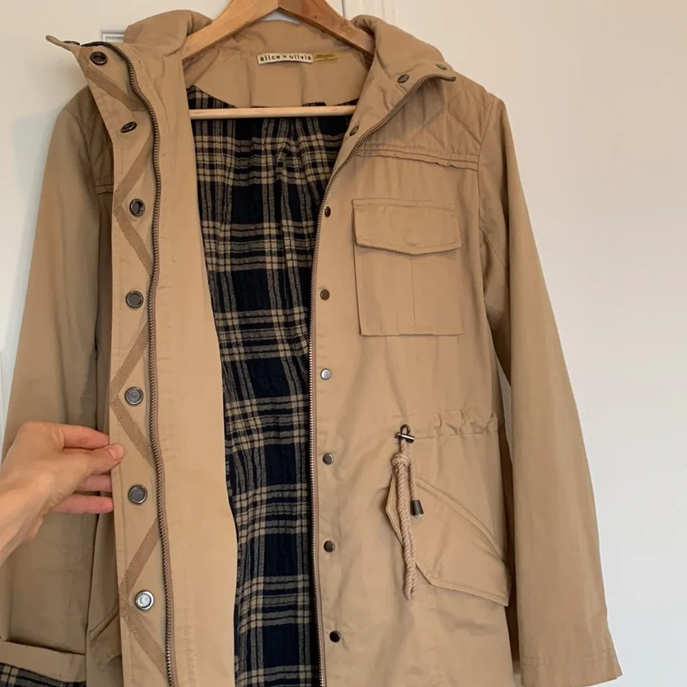 Alice + Olivia tan jacket with flannel lining - Picture 3 of 5